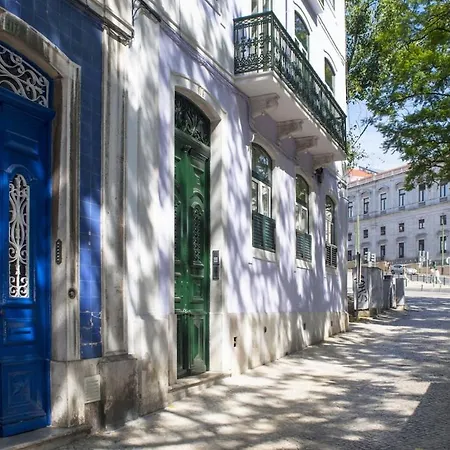 Spacious 3 Bedroom Flat In Charming * Lisboa