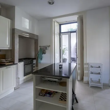 Spacious 3 Bedroom Flat In Charming * Lisboa