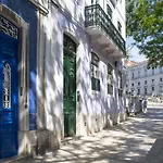 Spacious 3 Bedroom Flat In Charming * Лиссабон