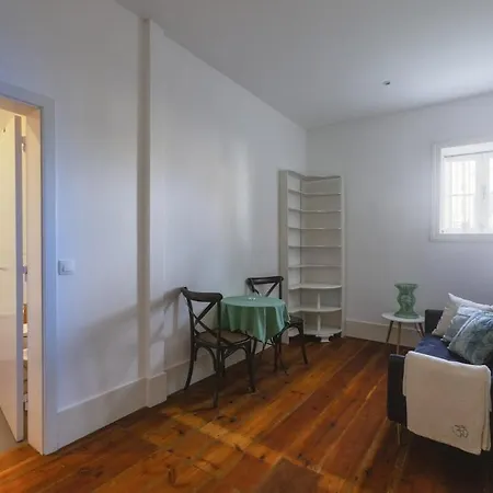 Spacious 3 Bedroom Flat In Charming アパート *